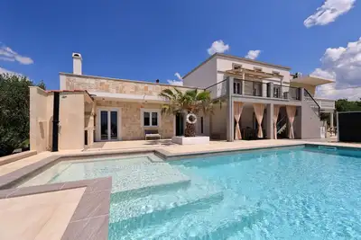 Image de Villa Angelina with Heated Pool