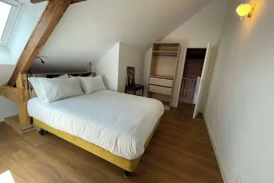 Image de Grand Duplex • 2 Suites • Espace & Intimité • Tout Équipé • Centre d’Amiens • Gare à 5 min à pied • Parking sur Place