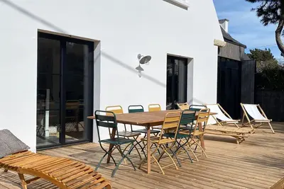 Image de maison de 160m2 (10 couchages) située à 200m de la plage de st colomban à carnac