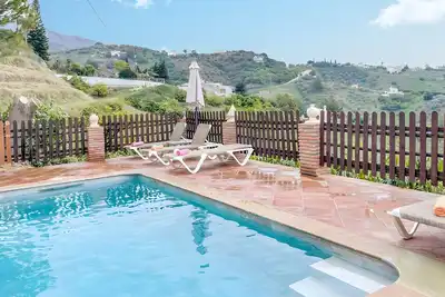 Image de Gîte rural « Villa El Tejo » avec vue sur mer, Wi-Fi et climatisation