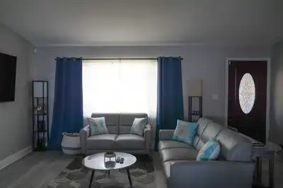 Image de Spacious 4/2  Only 9 min away from Indian Rock Beach. Come Relax & Unwind