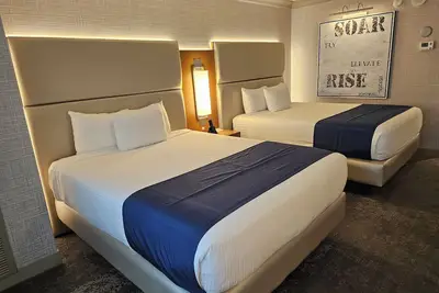 Image de Modern Unit at Strat Casino Strip Las Vegas 2 Large Beds