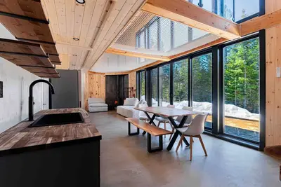 Image de Hanging lodge Sauna & Cold Plunge Hammock Beds.
