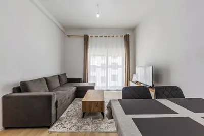 Image de Central & Quiet Tirana Flat | 1br Apartment by PikHost