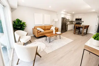 Image de Cozy 2br Condo in Chapel Hill Free Parking