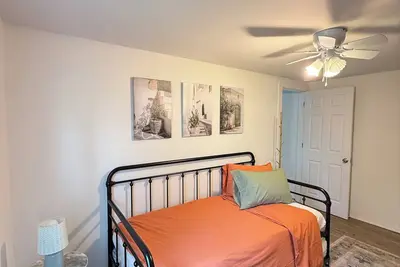 Image de Modern 2br•10 min to Downtown•Walkable to Penn Ave