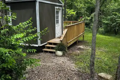 Image de Tiny Cabin in the woods with perfect Sunsets