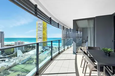 Image de Luxe Oracle Tower 2 Ocean View Lvl 21 Pool Parking