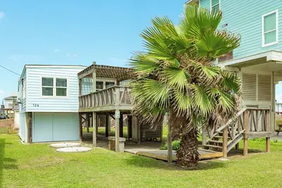 Image de Fully Remodeled 2026– Beach Views, Steps to Beach