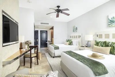 Image de Resort-Style 2br Condo in Cancun with Beach Access