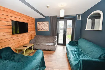 Image de 3 Private Rooms in Shared Apartment with Kitchen
