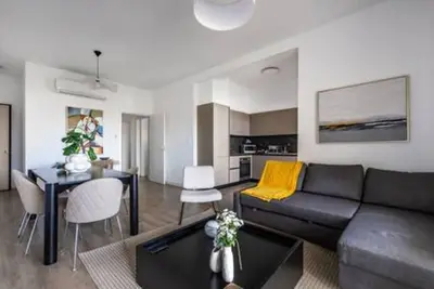 Image de 102 Piliou - City Views and Shared Rooftop Pool