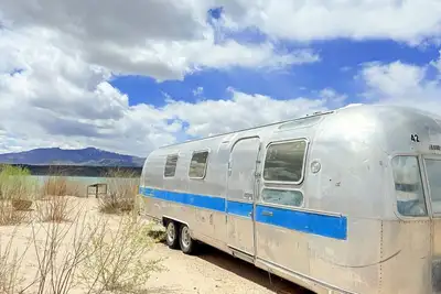 Image de Beautifully Refurbished Airstream on Yuba Lake for a Unique Getaway in Nature in Utah