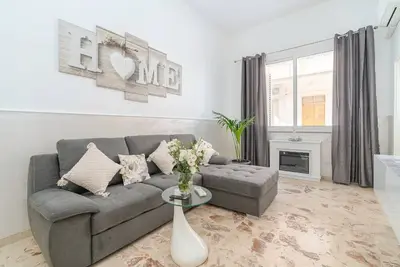 Image de Maison de vacances 'Avola Center Home' avec vue sur la montagne, Wi-Fi et climatisation