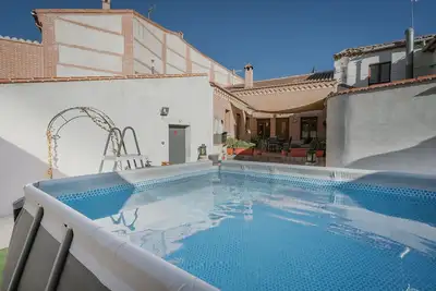 Image de Maison rurale 'La Real Herrería' à Ávila avec piscine privée, jardin et Wi-Fi