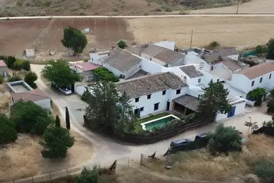 Image de Casa Rural « La Saucedilla » : vue montagne, piscine privée et Wi-Fi