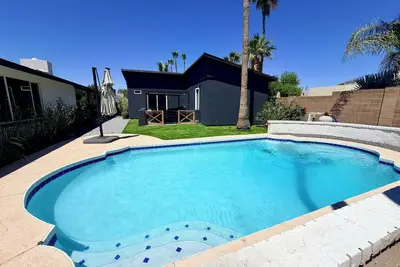 Image de New Luxury Build Free Standing Casita-Spacious Designer Getaway