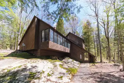 Image de Modern Woodland Retreat • Firepit • Hiking • River