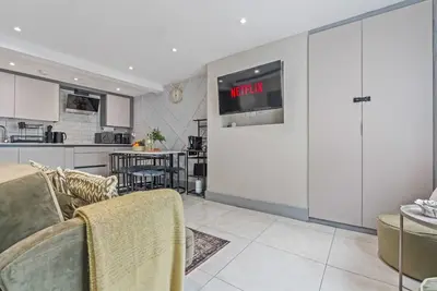 Image de Stylish | Modern 3 Bed in Holland Park - Central London