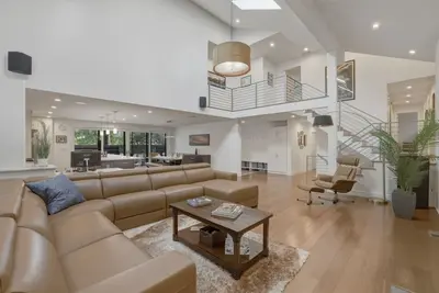 Image de Luxe Boulder Family Retreat | Near Cu and Pearl St