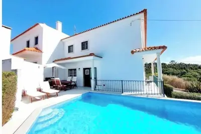 Image de Villa with a large pool — 5 minutes from the beach and the city