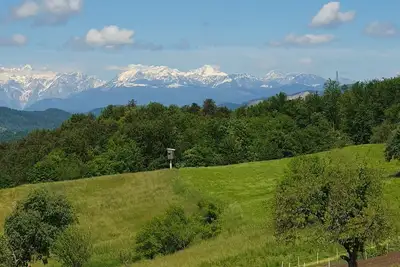 Image de Sunny hilltop cottage - in central Slovenia - with both views and privacy