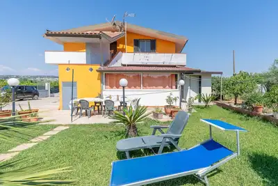 Image de Villa Caterina avec vue sur la montagne, Wi-Fi et climatisation