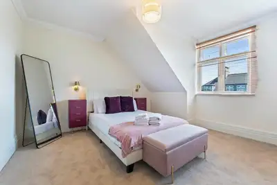 Image de Luxury 5br Home | Concierge, Parking & Garden