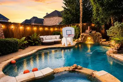 Image de Spacious 5br Home Near Pga, The Star & Toyota