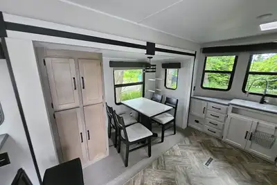 Image de Escape to the High Desert: Luxury Tiny Home & Glamping Retreat