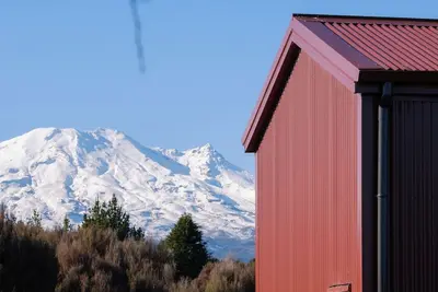 Image de Horopito Hut with stunning views of Mount Ruapehu