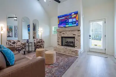 Image de Pet-Friendly 4br 5 Min to LakePoint with Tv Room