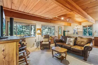Image de Monthly Lease - Little Cub by Tahoe Getaways - Pet Friendly 3br on West Shore