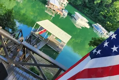 Image de Lake front cottage- Covered boat slip-2bdrm in Jacksboro
