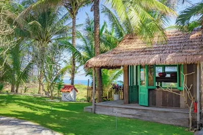 Image de Holiday Villa 6br Beachfront, Pool, Sauna| An Bang