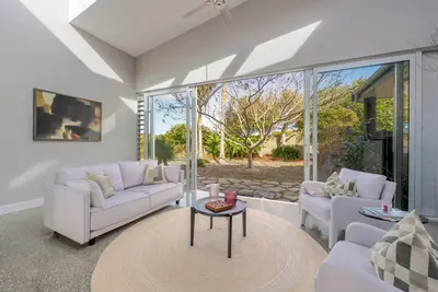 Image de Luxury Coastal Retreat in Sandspit with Sea Views