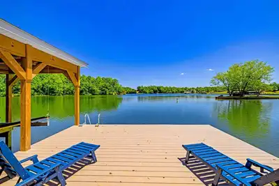 Image de New Lakefront Lake Anna, Beach, Dock, Hot Tub