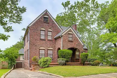 Image de 2-Unit Combo w/ Game Room, 2 Mi to Uptown!