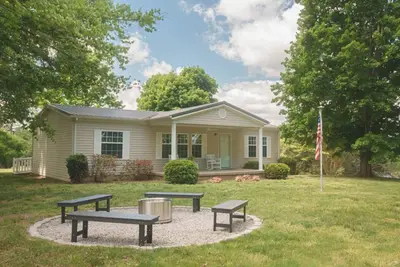 Image de Lakeview Legacy~Holmes Bend Marina~Walk to Lake