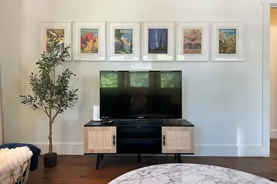 Image de 3-bedroom updated house on quiet street in Augusta with Ac and fenced in yard