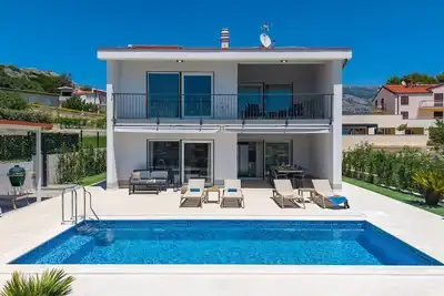 Image de New! Seaview Villa Mare: Your Perfect Coastal Getaway
