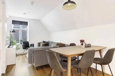 Image de Penthouse in Heart of Bergen - 4br 2 bath
