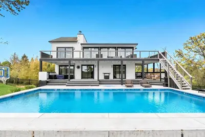 Image de Contemporary Shinnecock Hills Estate: Saltwater Heated Pool, Perfect Escape. . .