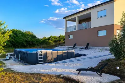 Image de Beautiful home in Lovinac