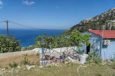 Image de Hilltop Sea View Cottage with Private Patio