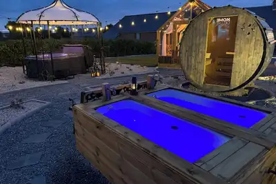 Image de Verrière insolite avec jacuzzi & sauna | Marais du Cotentin