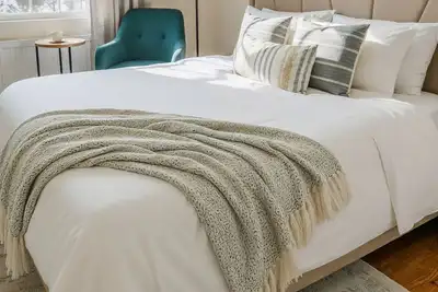 Image de Stylish 3br Home with Balcony • Free Parking • Convenient Nyc Access