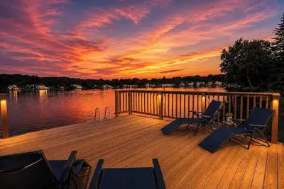 Image de Sunset Cove Lakefront Retreat with Private Dock