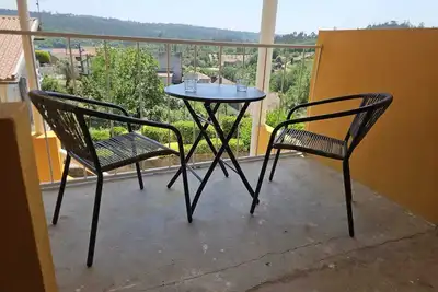 Image de Charming River-View Cottage in Dão Wine Region – Fireplace & Private Patio