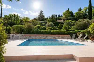 Image de Villa provencale entièrement rénovée avec vue spectaculaire sur la valée du Riou